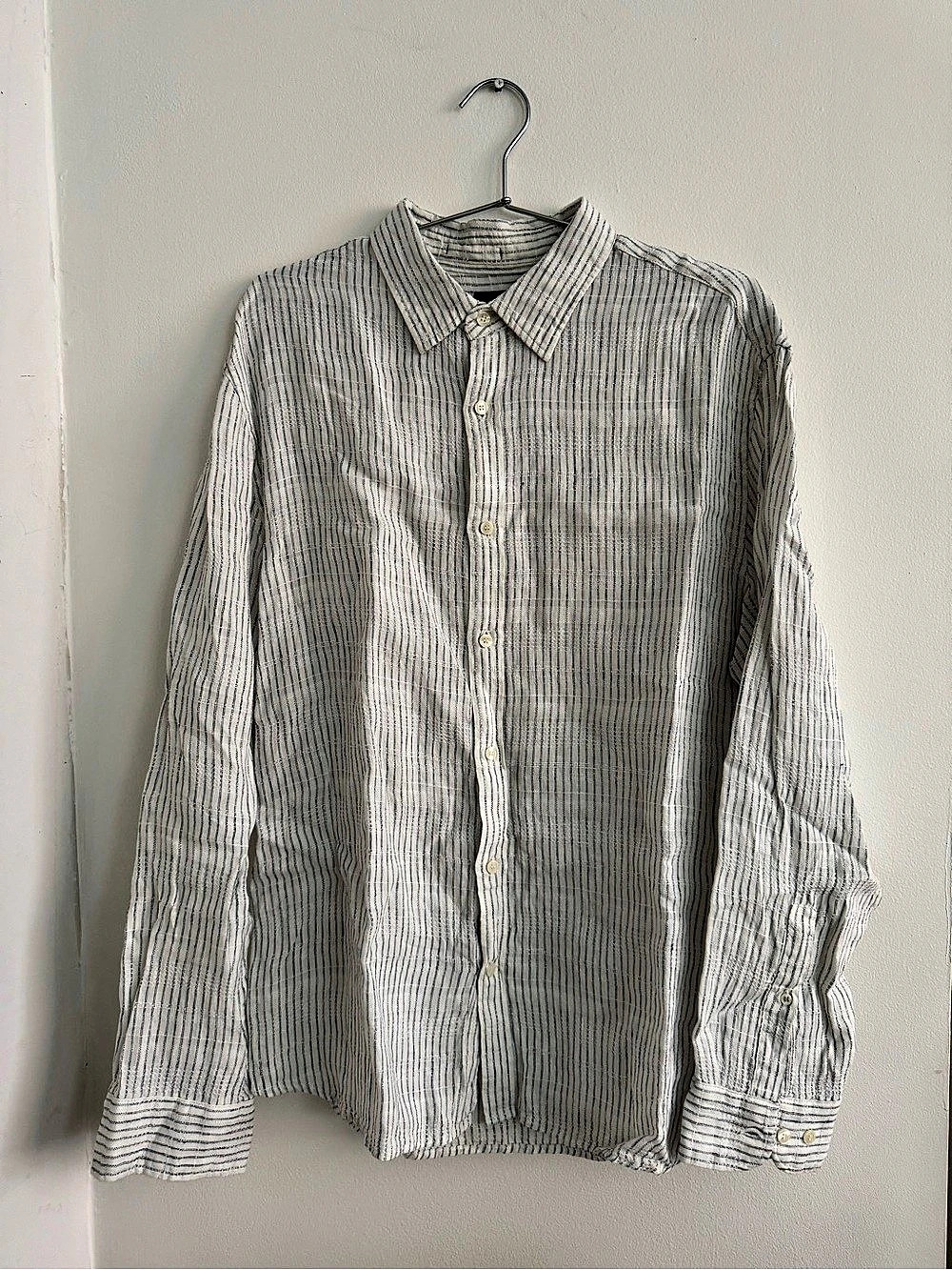 BR Men's Striped Button Down in White & Blue Size XL